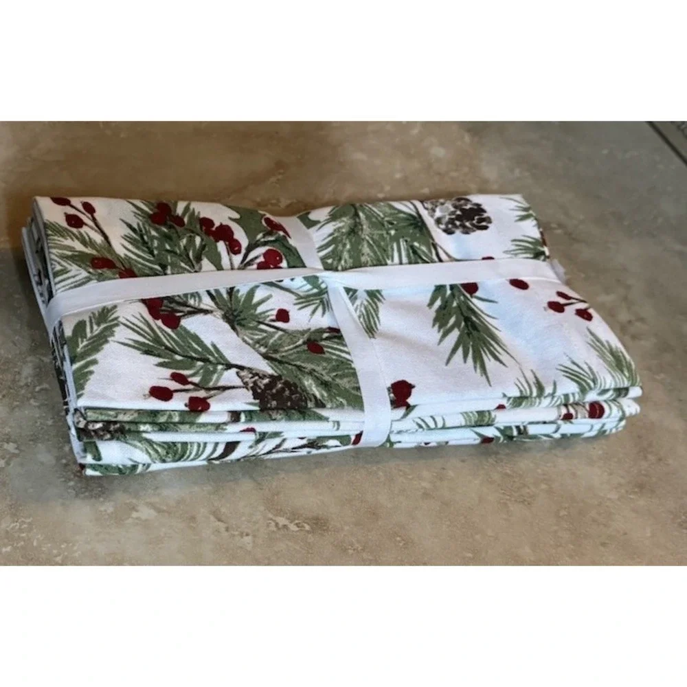 North Pole Trading Co Christmas‎ Holly Berry Napkins Set of 4 Cotton 20x20in NEW